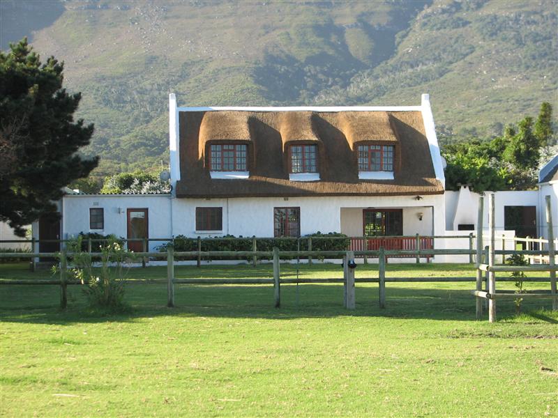 Buren Cottage, Noordhoek self-catering weekend getaway