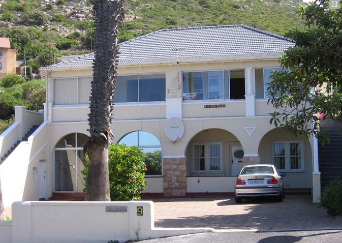 Beacons View Seaview Apartment, Kalk Bay self-catering weekend getaway